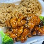 Best Sesame Chicken (CombiDinner) in College Park, GA